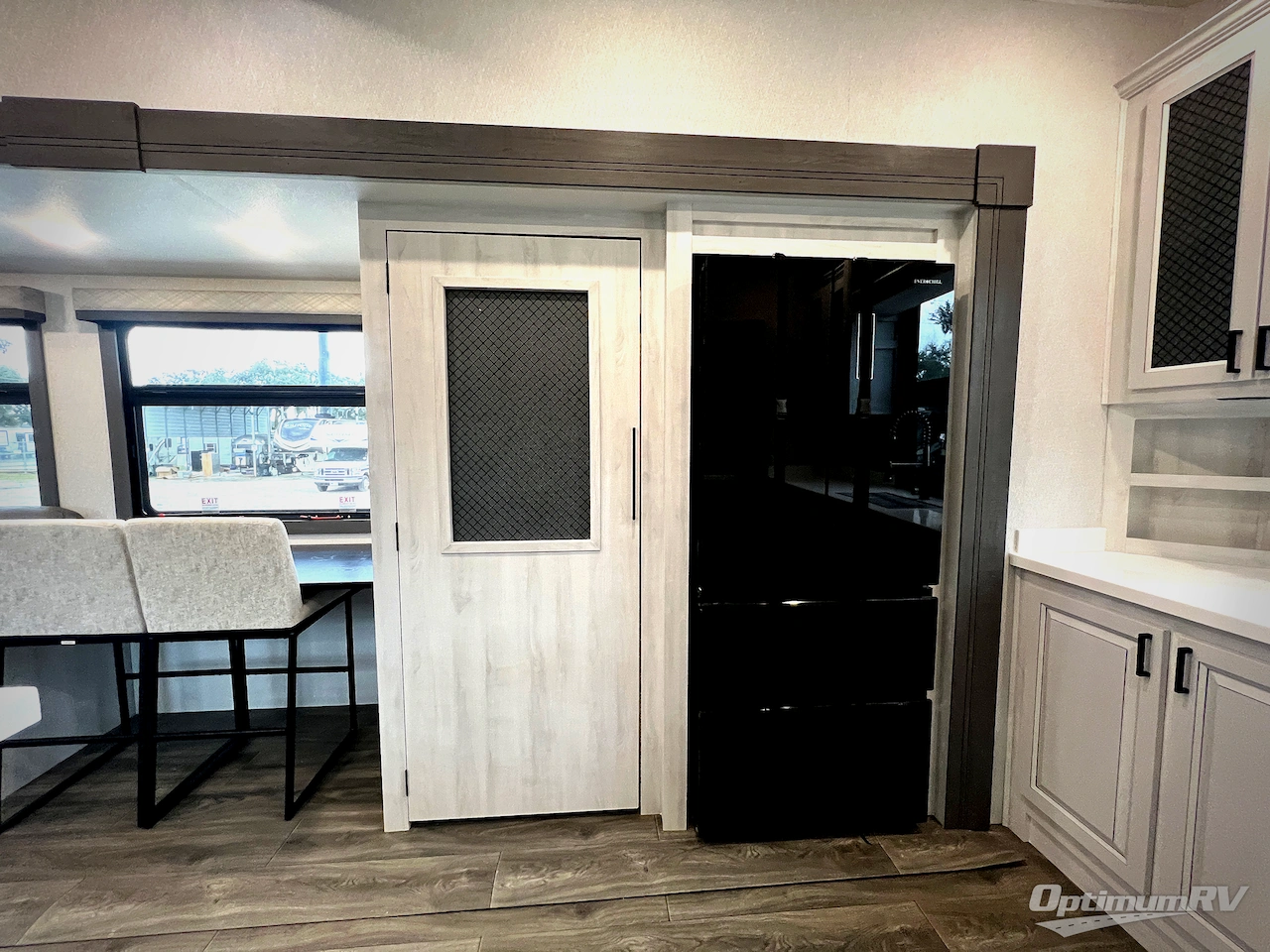 2026 East To West Ahara 395FB Photo 15