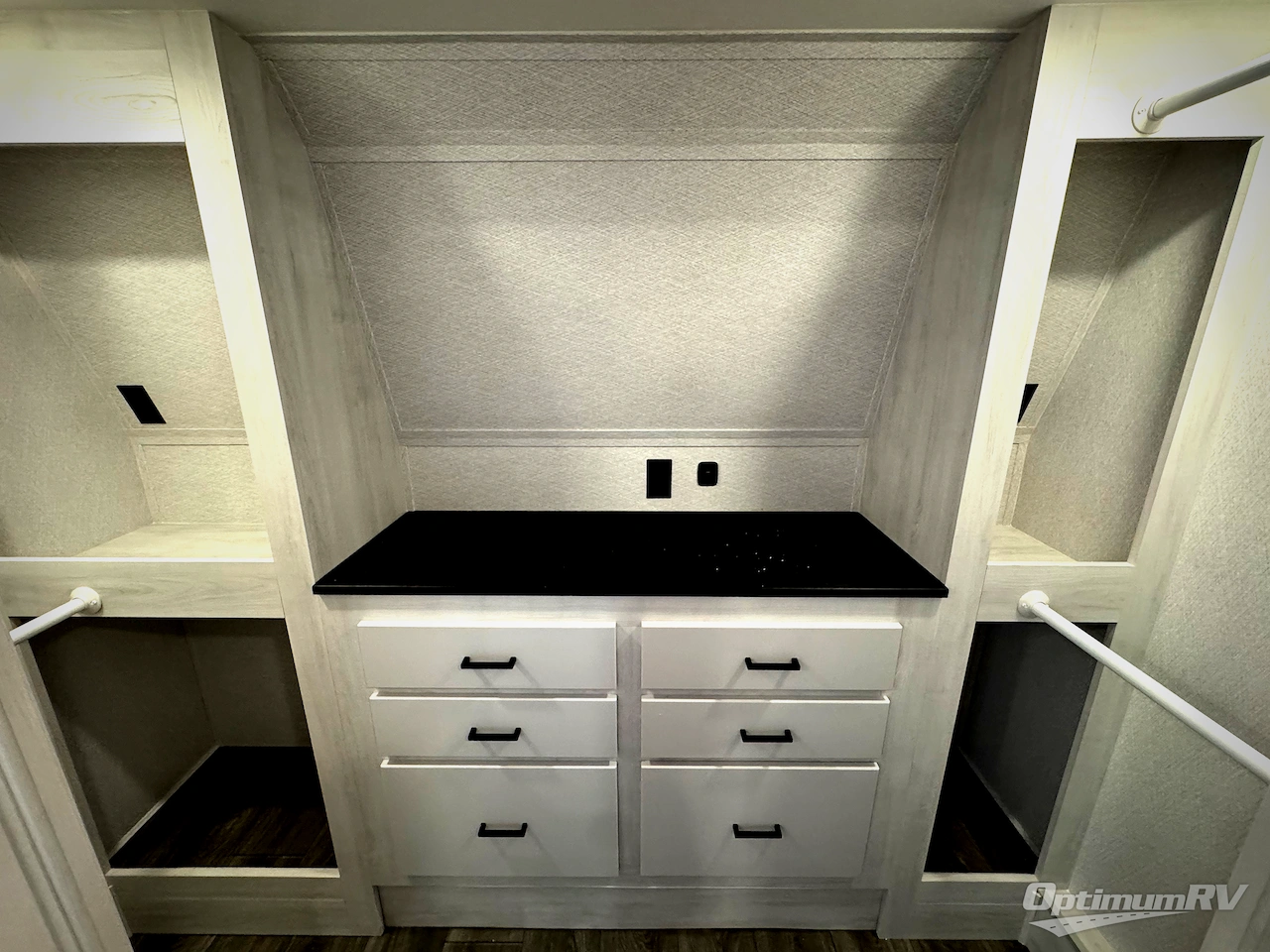 2026 East To West Ahara 395FB Photo 9