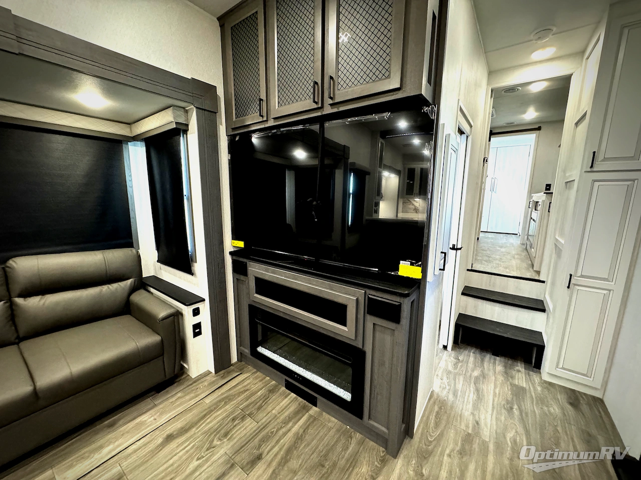 2026 East To West Ahara 395FB Photo 18