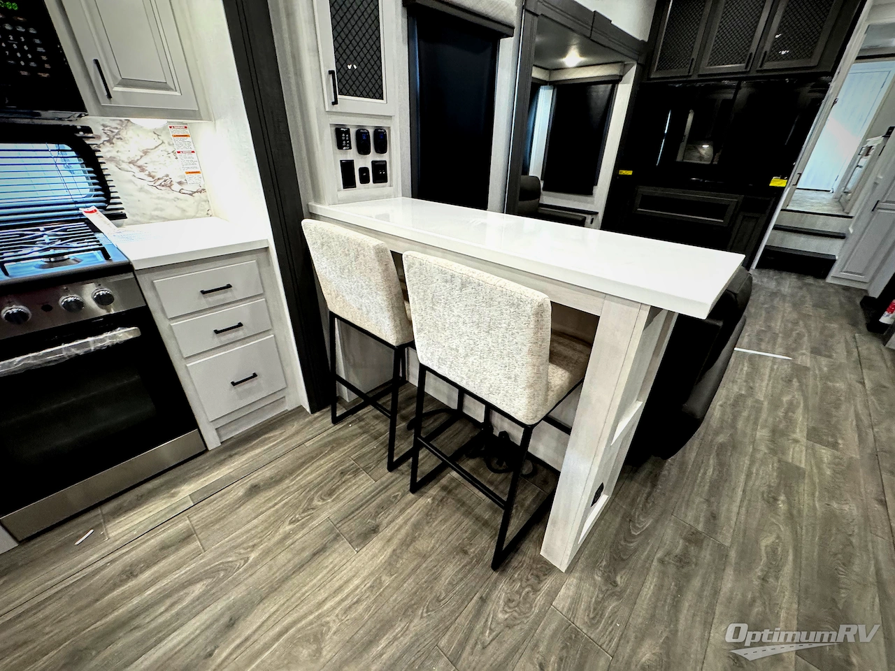 2026 East To West Ahara 395FB Photo 23