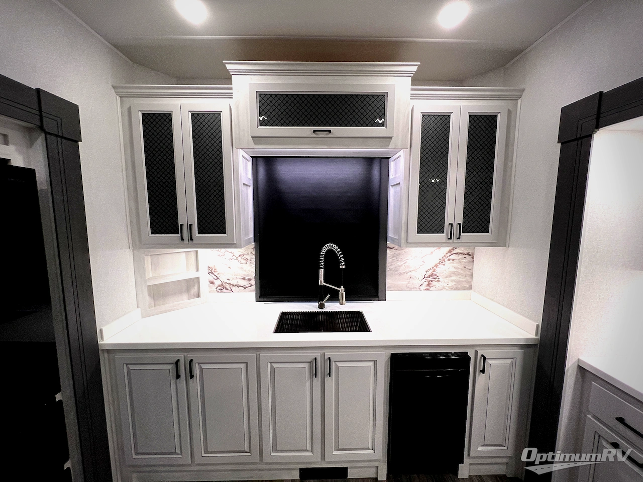 2026 East To West Ahara 395FB Photo 15