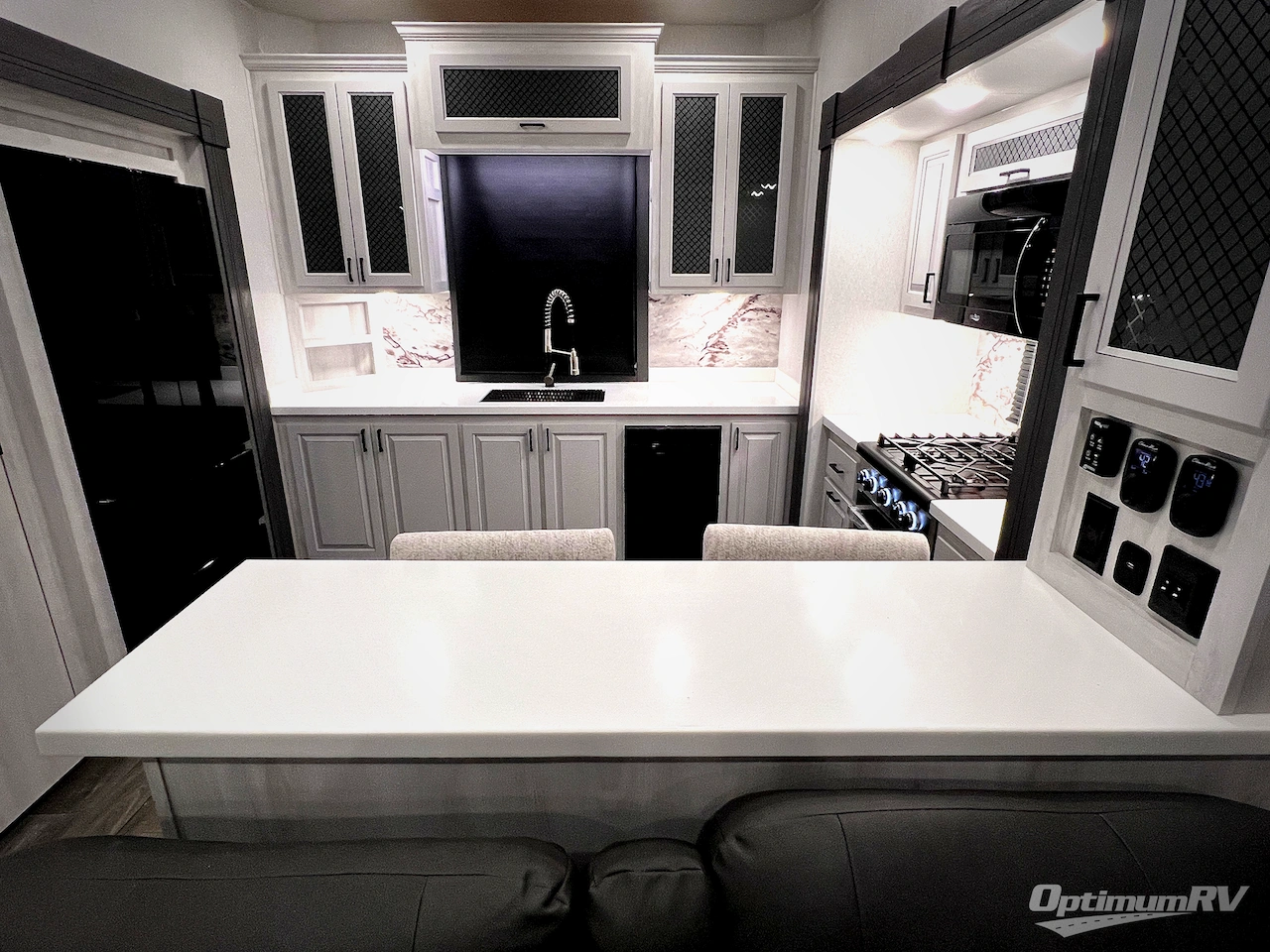 2026 East To West Ahara 395FB Photo 32