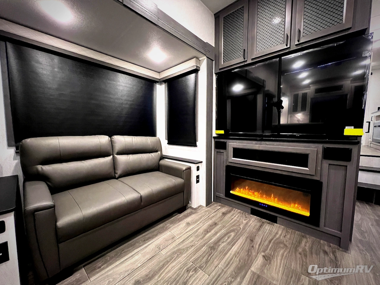 2026 East To West Ahara 395FB Photo 38