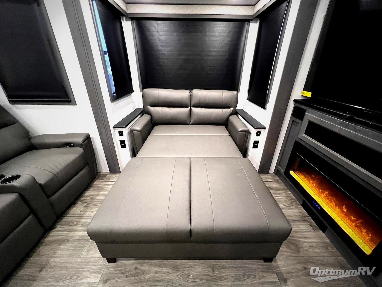 2026 East To West Ahara 395FB Photo 41