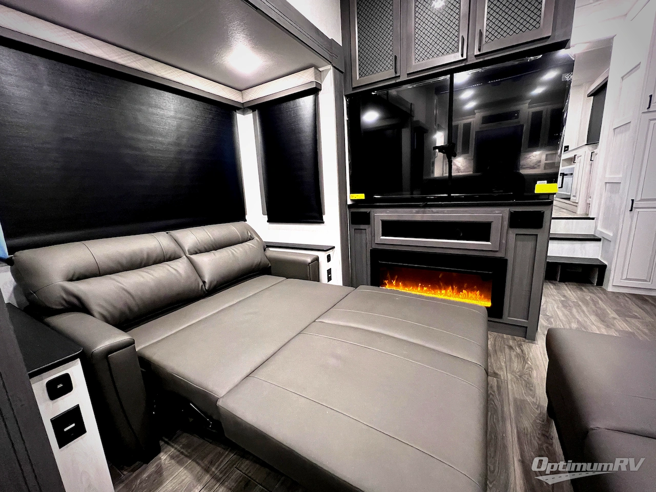 2026 East To West Ahara 395FB Photo 42