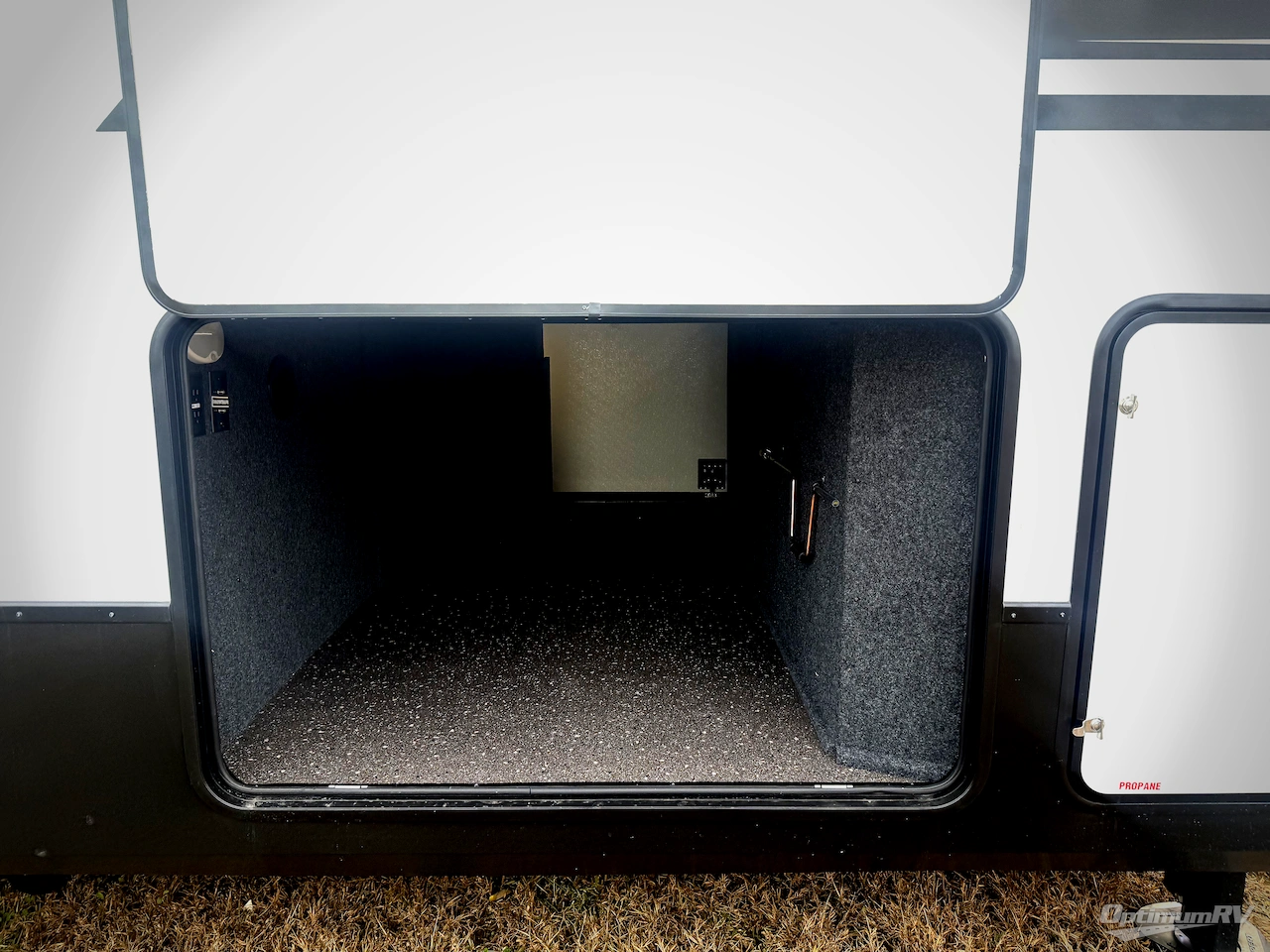 2026 East To West Ahara 395FB Photo 29