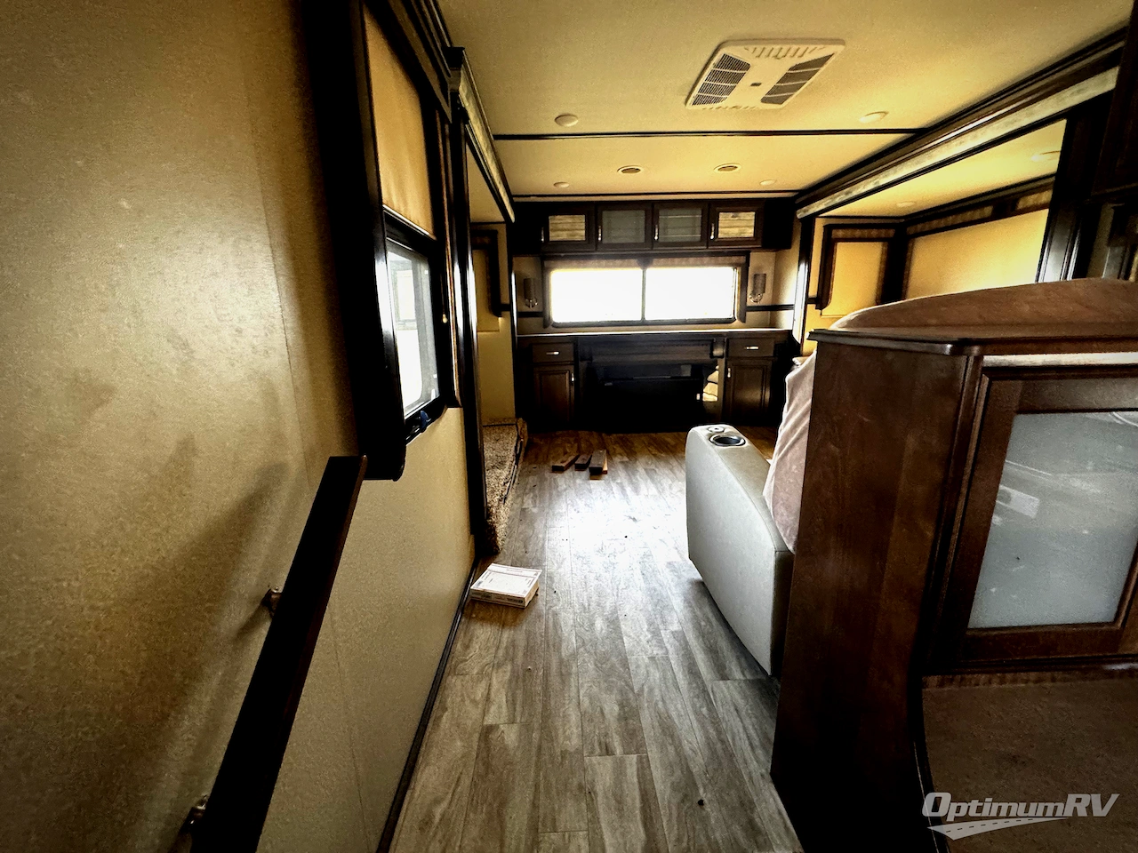 2019 Grand Design Solitude 375RES Photo 9