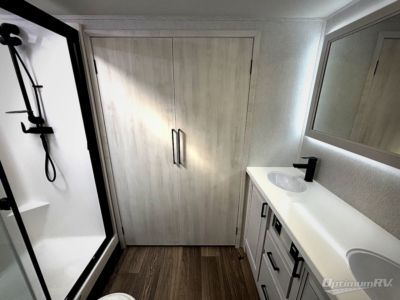 2026 East To West Ahara 395FB Photo 8