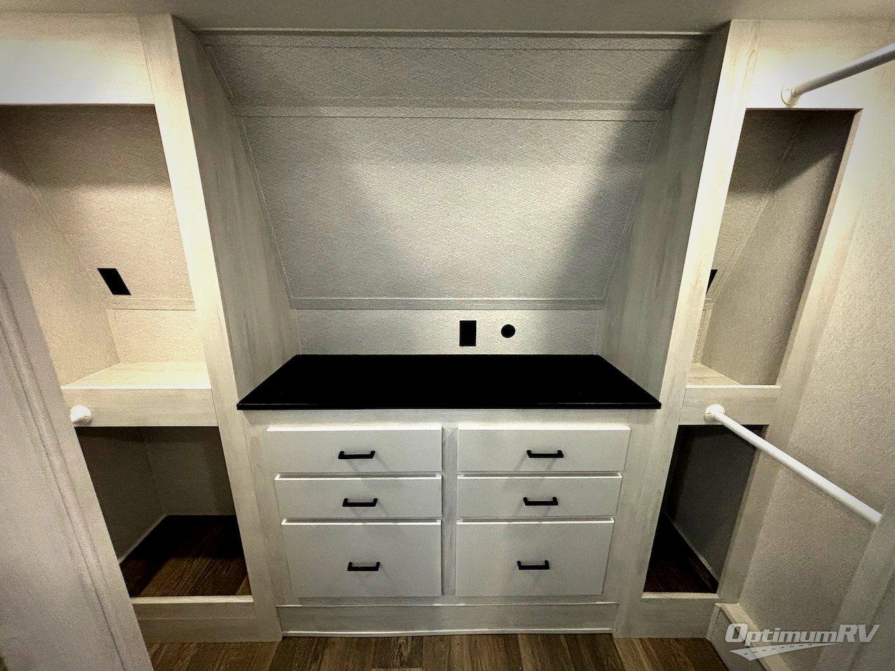 2026 East To West Ahara 395FB Photo 9