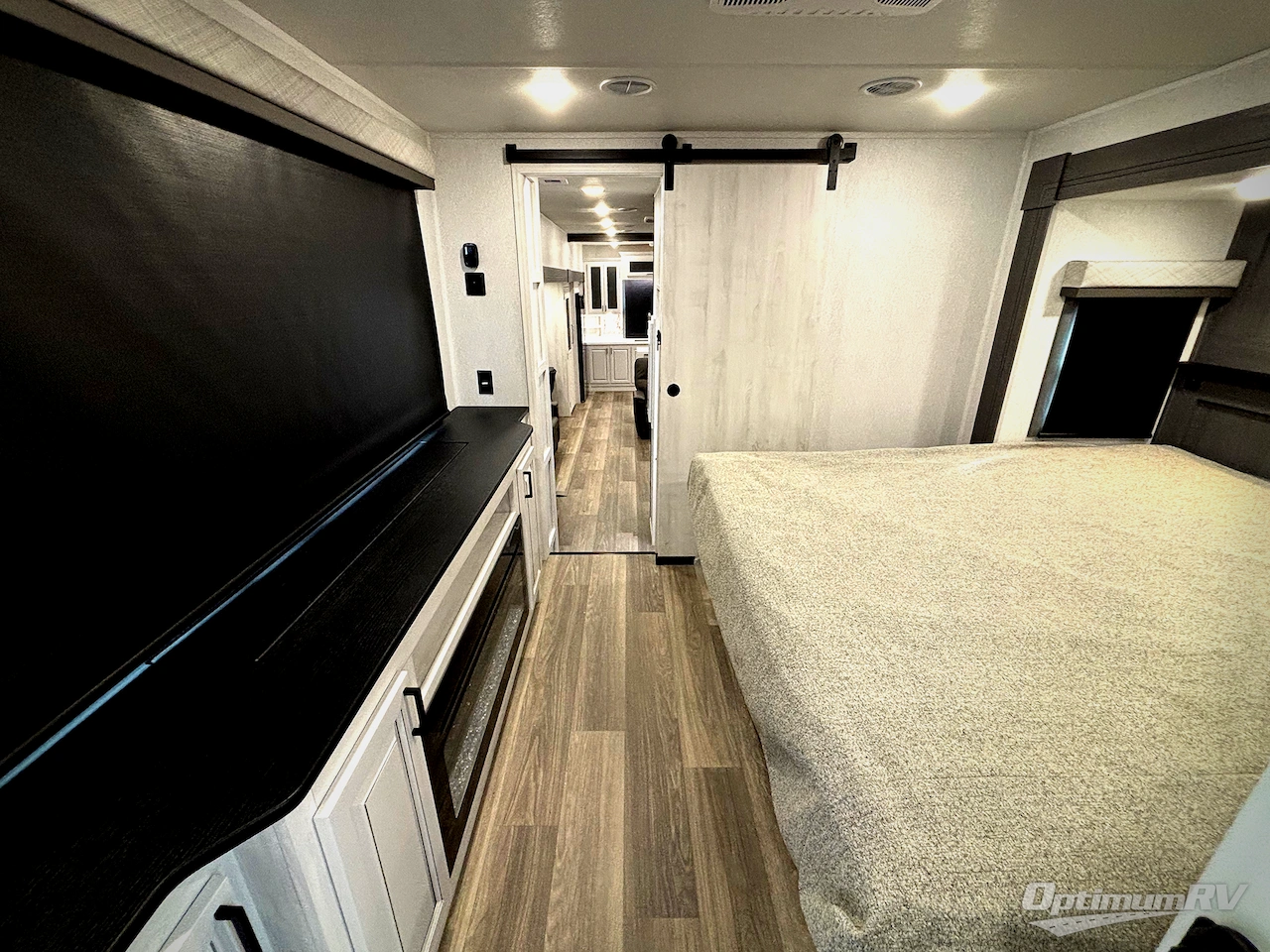 2026 East To West Ahara 395FB Photo 12