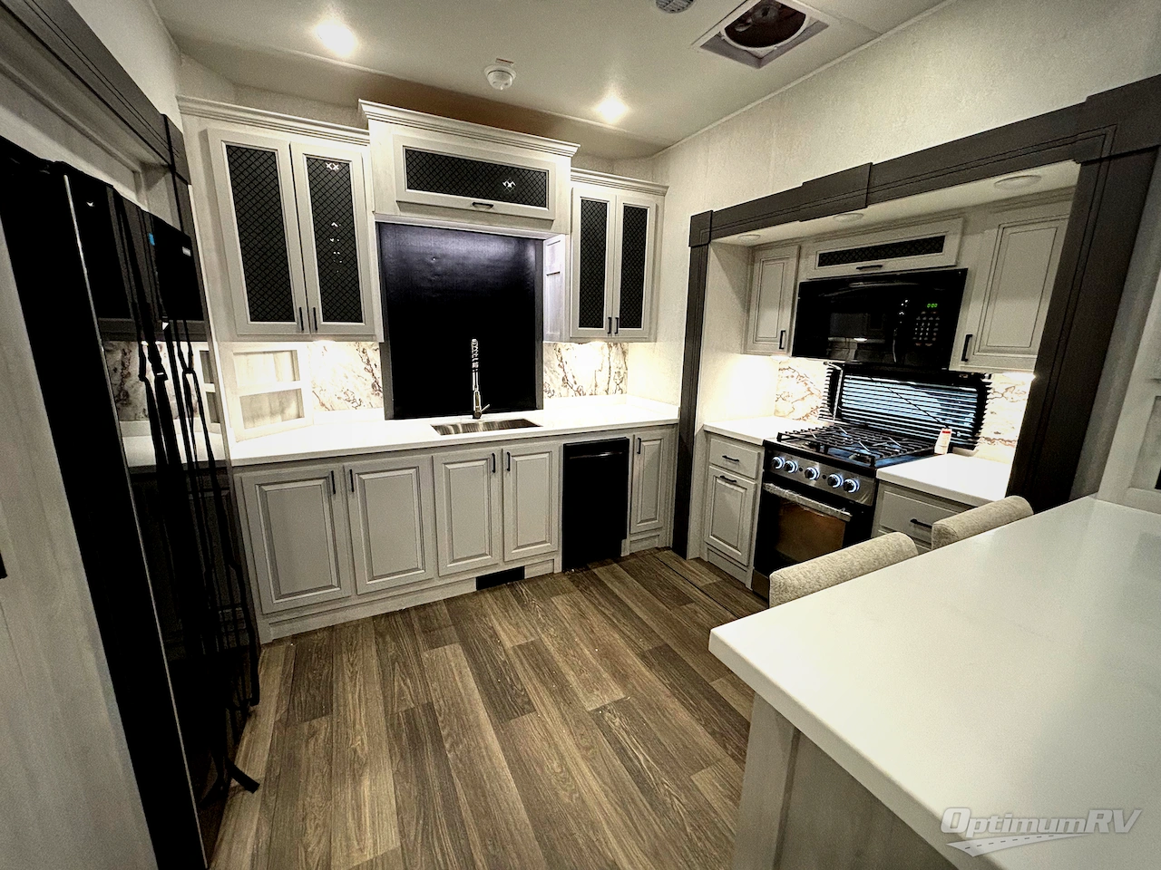 2026 East To West Ahara 395FB Photo 6