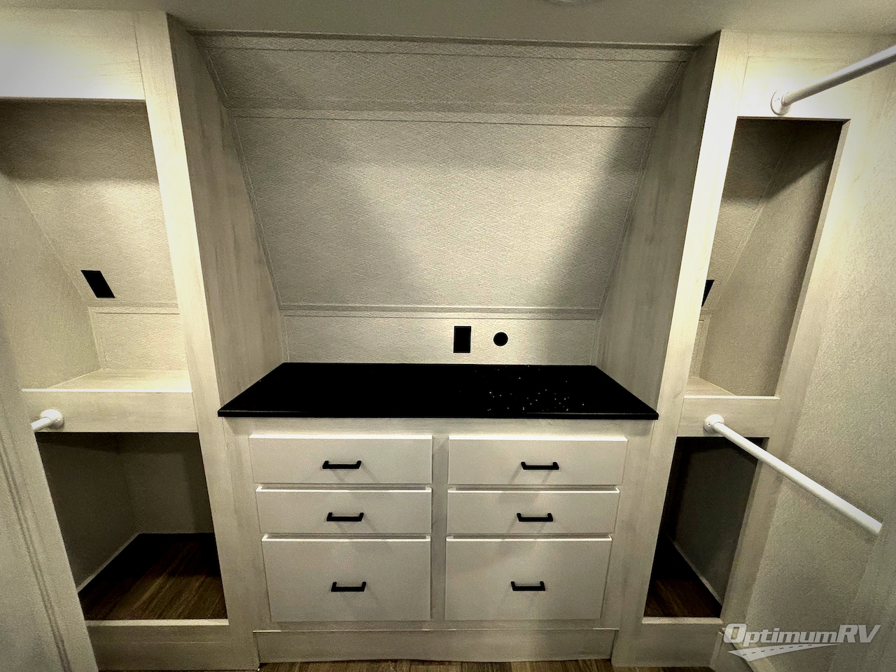 2026 East To West Ahara 395FB Photo 9