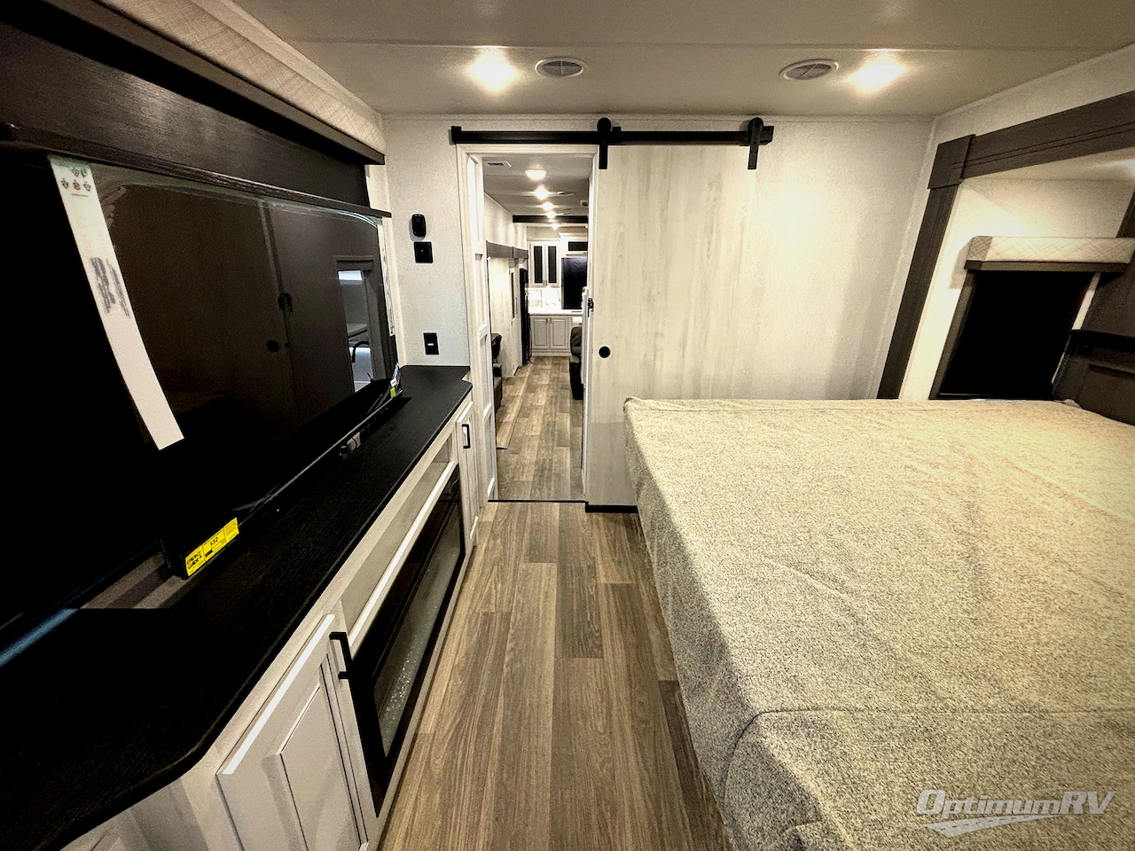 2026 East To West Ahara 395FB Photo 12