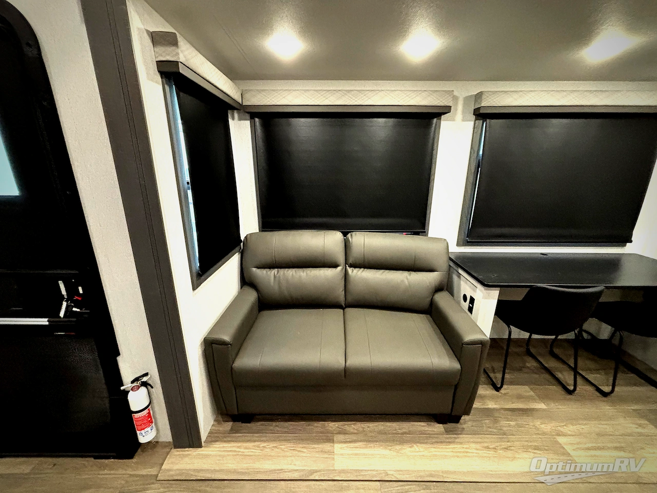 2026 East To West Ahara 395FB Photo 21