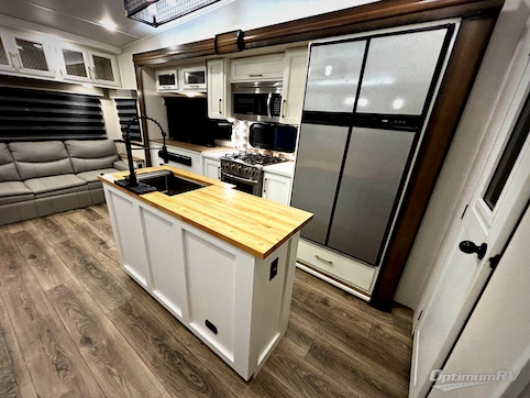 2022 Prime Time Crusader 335RLP RV Photo 4