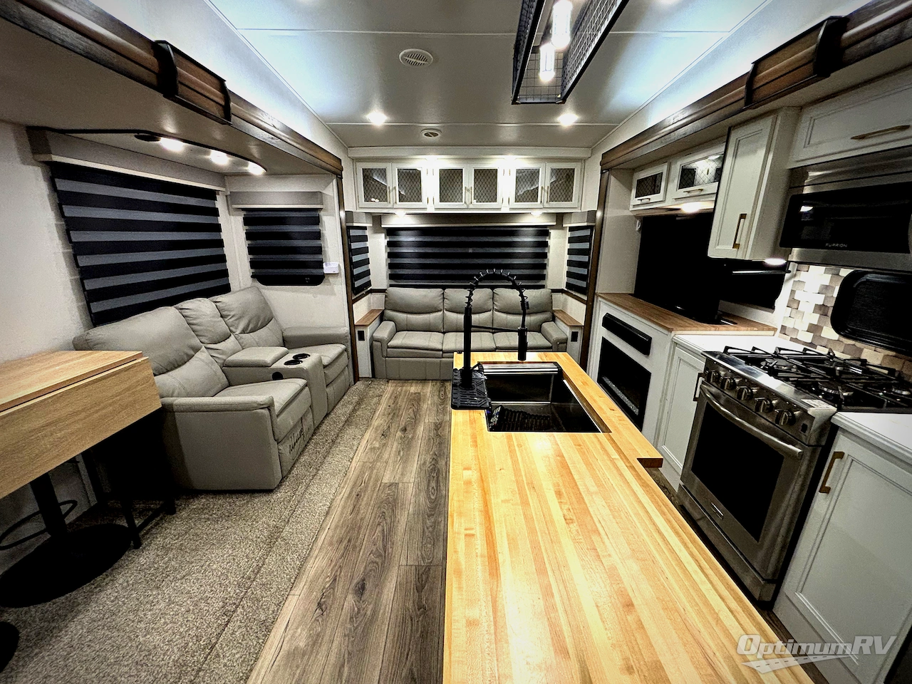 2022 Prime Time Crusader 335RLP Photo 4