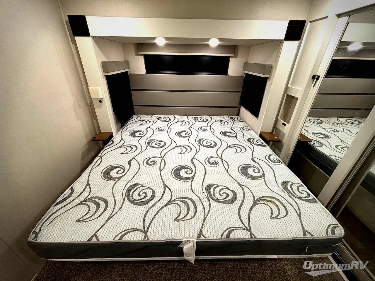 2022 Prime Time Crusader 335RLP Photo 9