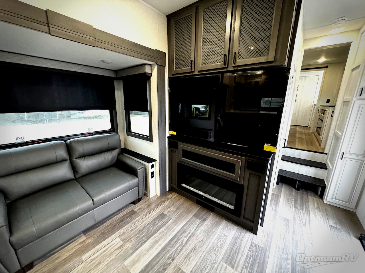 2026 East To West Ahara 395FB Photo 6