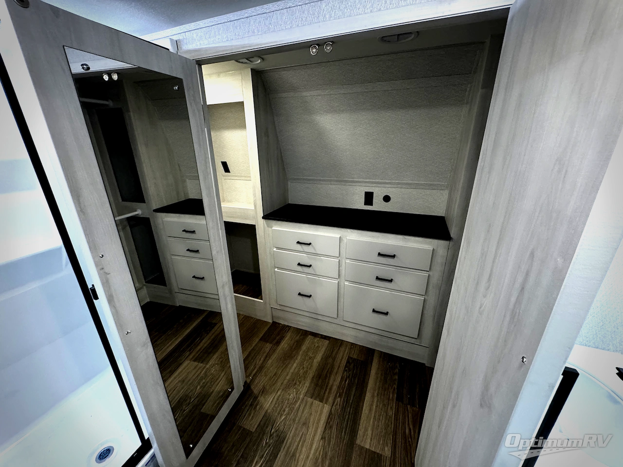 2026 East To West Ahara 395FB Photo 25