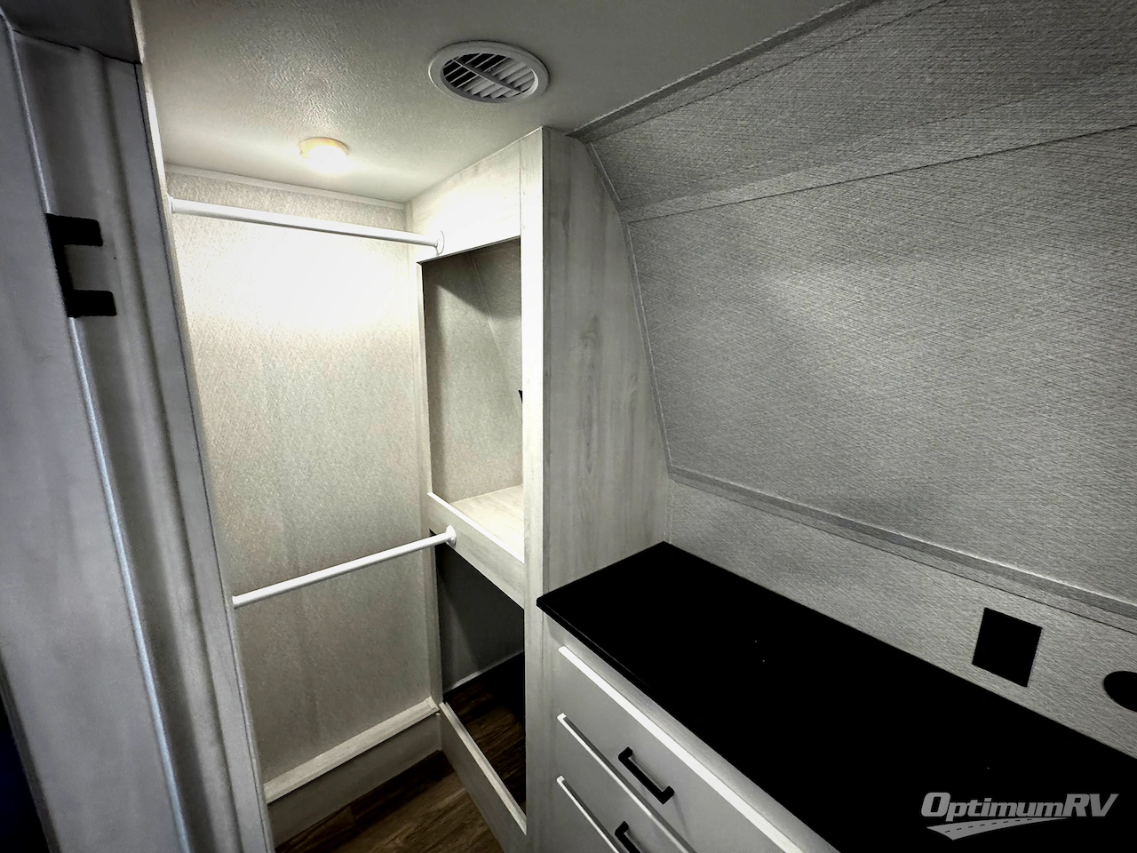 2026 East To West Ahara 395FB Photo 26