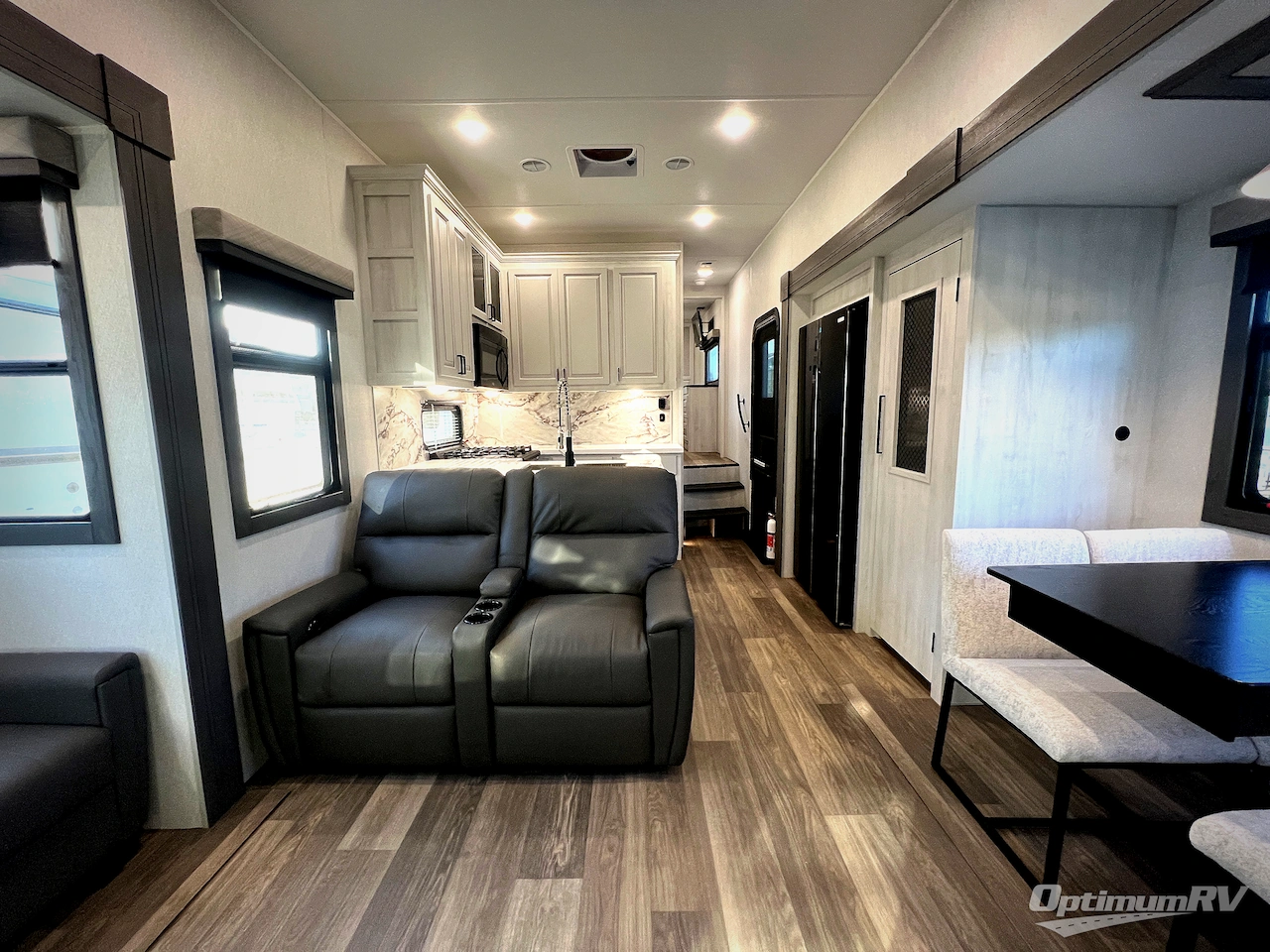 2026 East To West Ahara 385DS Photo 5