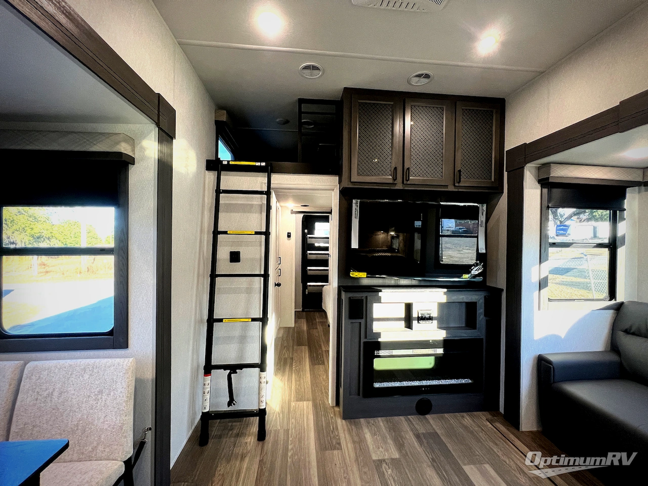 2026 East To West Ahara 385DS Photo 15