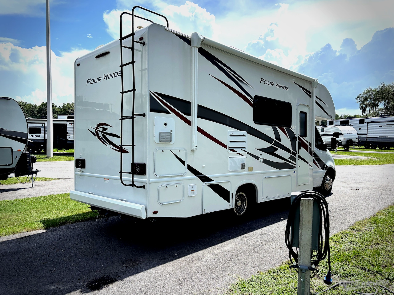 2023 Thor Four Winds 24LT Photo 2