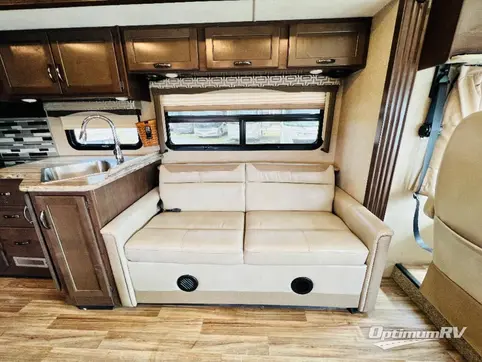 2018 Thor ACE 30.4 RV Photo 2