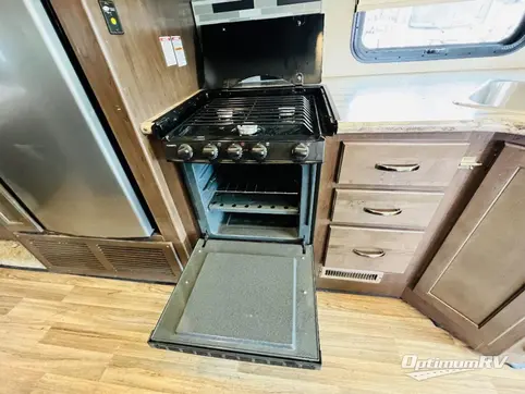 2018 Thor ACE 30.4 RV Photo 3