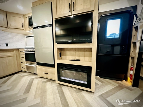 2023 Ember Touring Edition 28MBH RV Photo 3