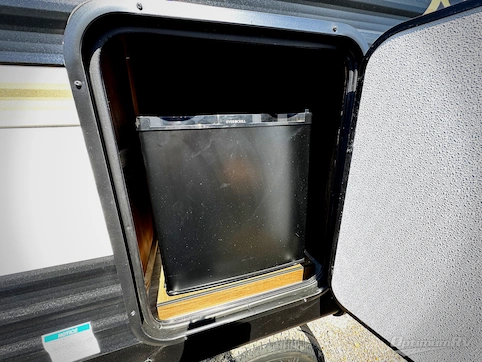 2026 Prime Time Avenger 25MKO RV Photo 2