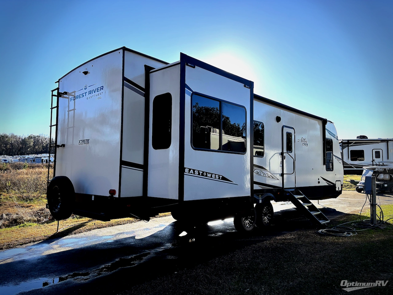 2025 East To West Alta 3250KXT Photo 2