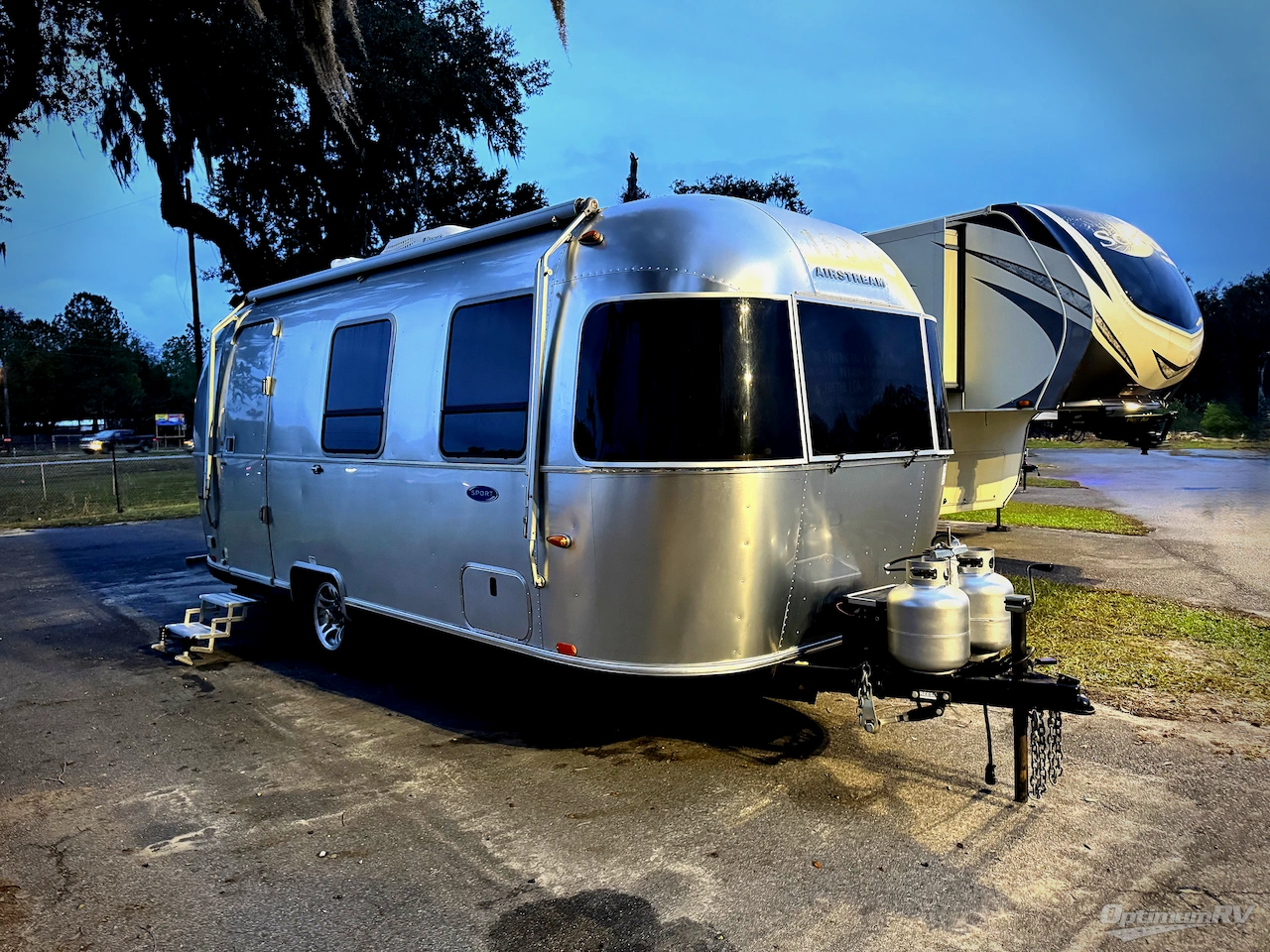 2014 Airstream Sport 22FB Photo 1