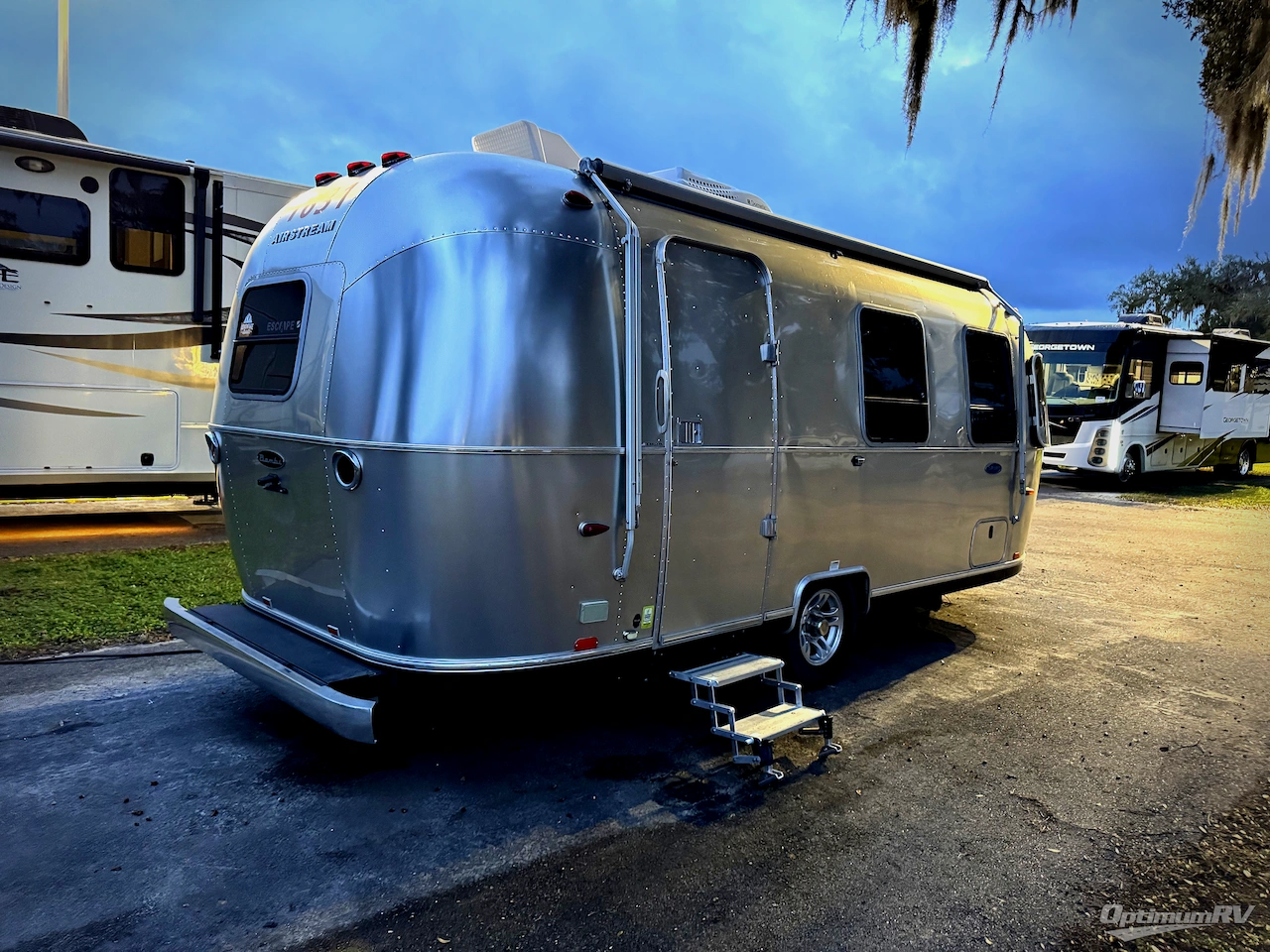 2014 Airstream Sport 22FB Photo 2