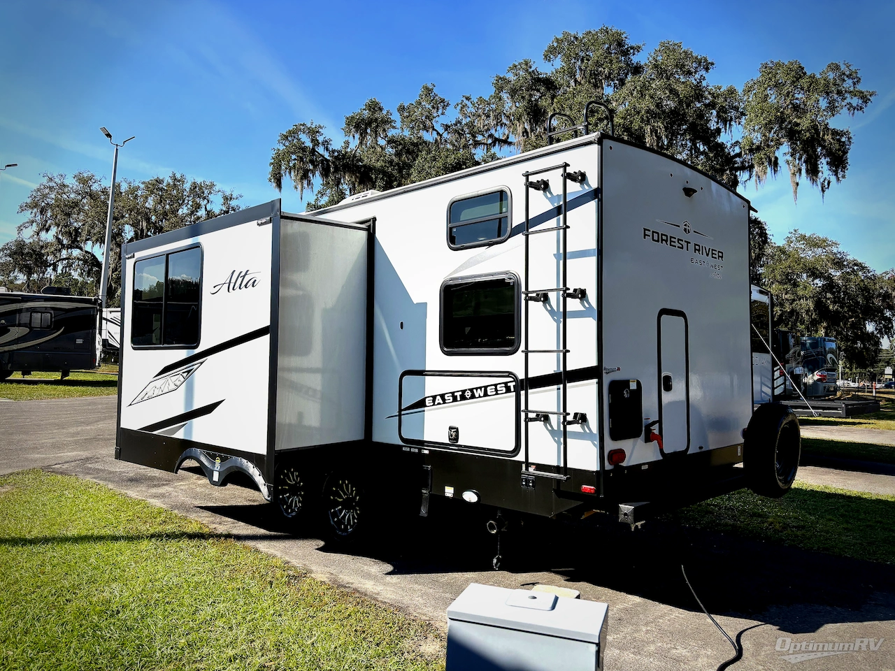 2025 East To West Alta 2475KBH Photo 3