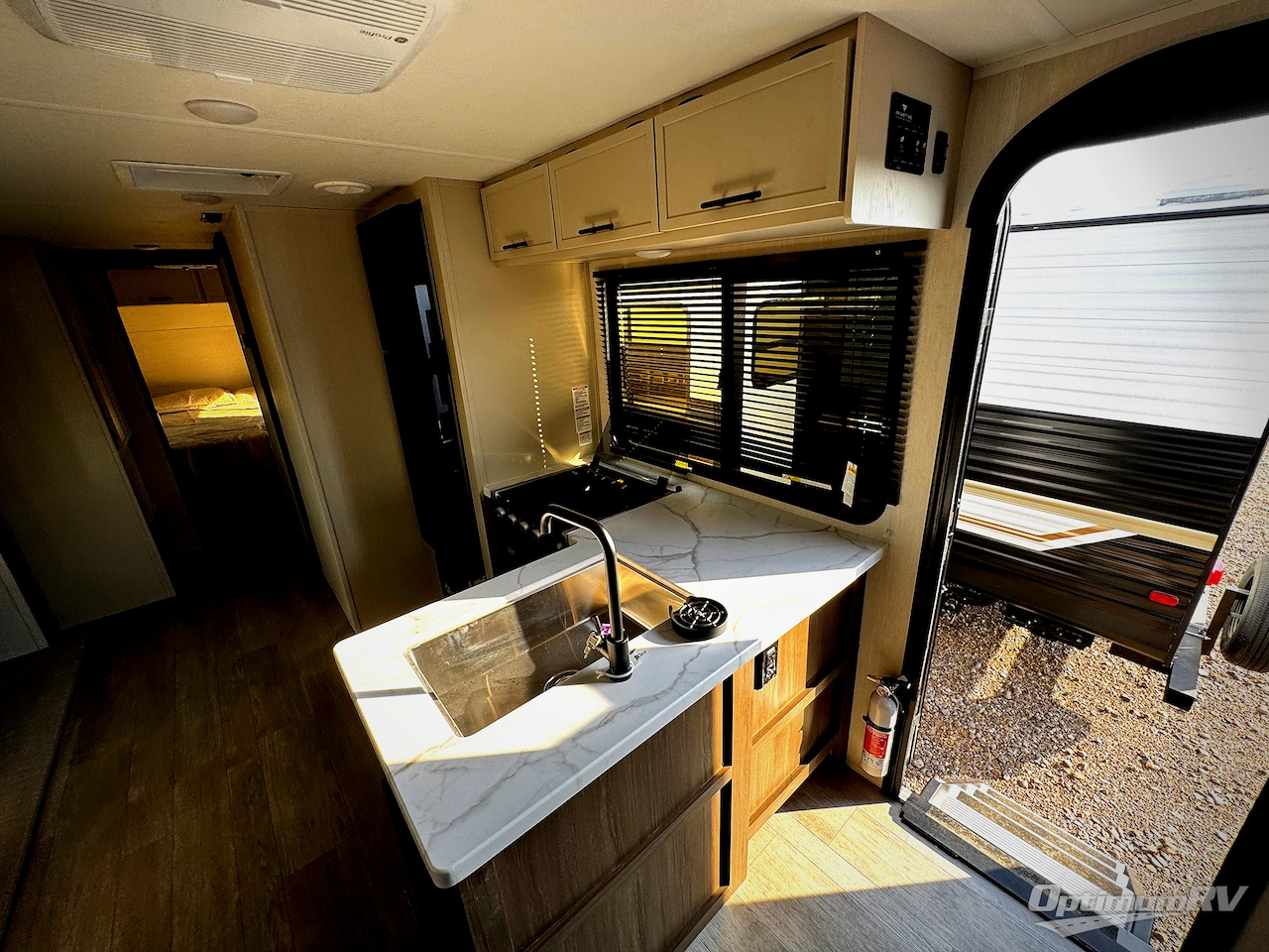 2026 Prime Time Avenger 30PO Photo 7