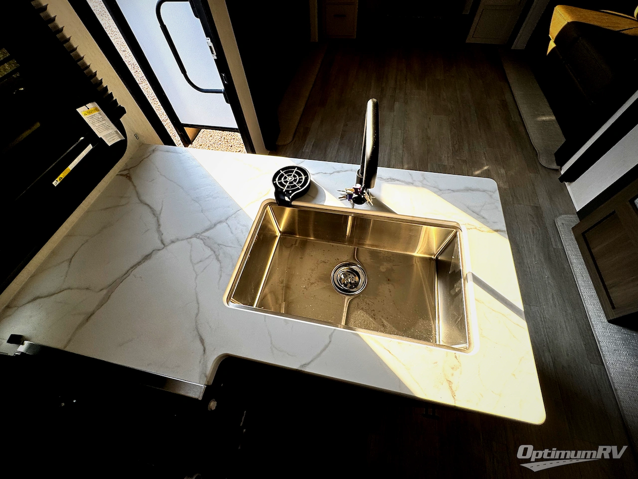 2026 Prime Time Avenger 30PO Photo 11