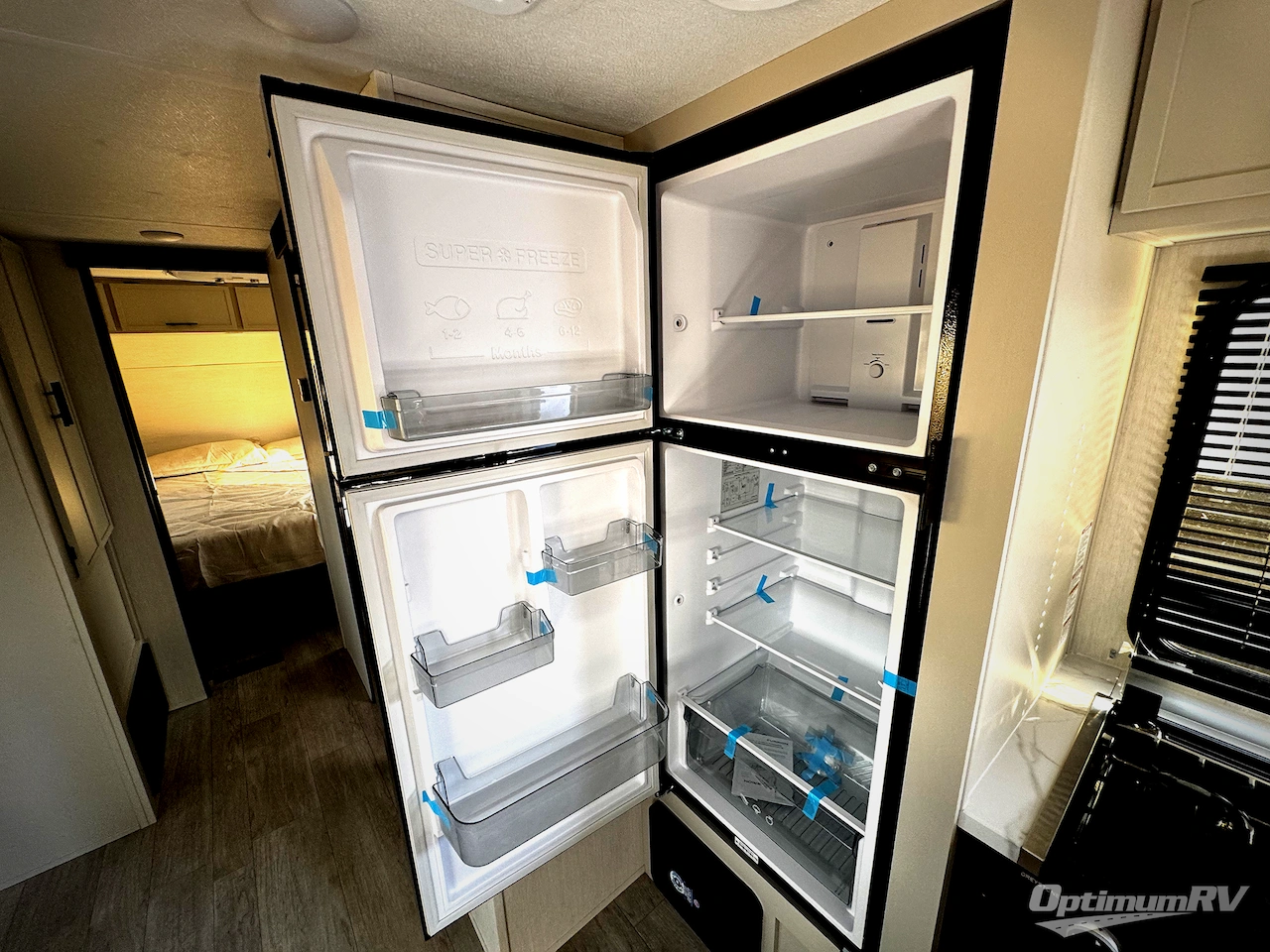 2026 Prime Time Avenger 30PO Photo 12