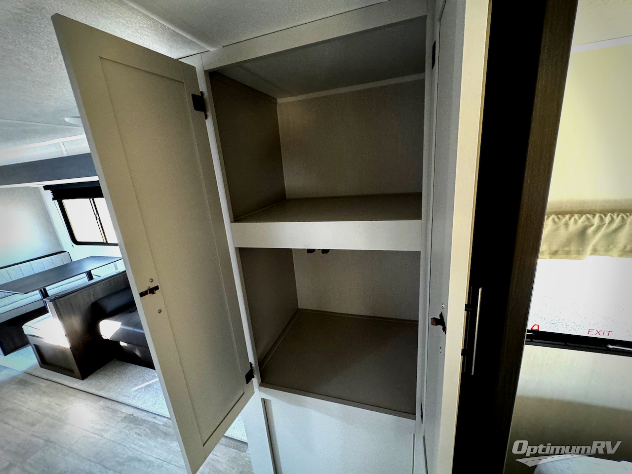 2026 Prime Time Avenger 30PO Photo 16