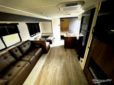 2026 Prime Time Avenger 26DBS RV Photo 4