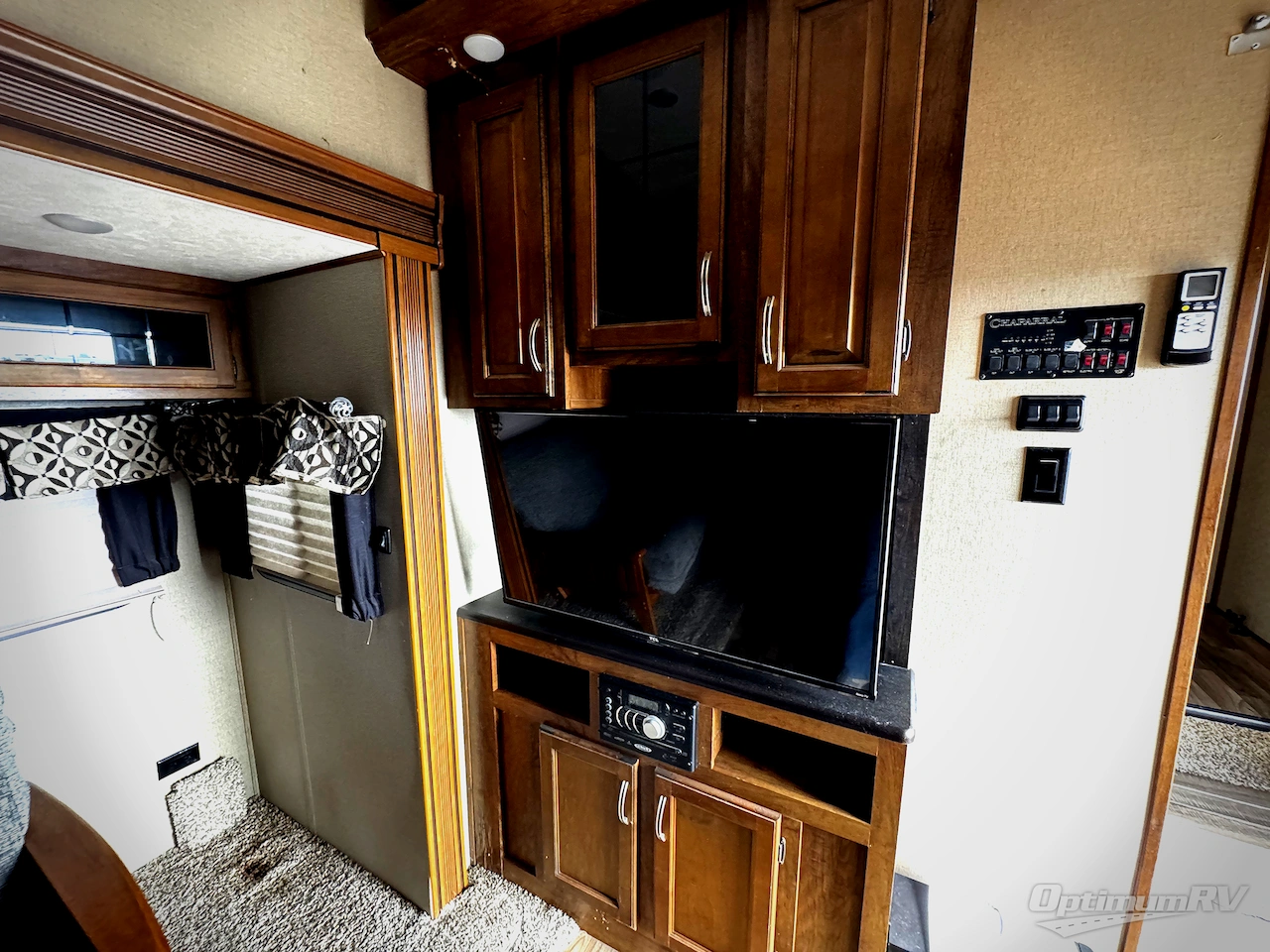 2016 Coachmen Chaparral 372QBH Photo 5