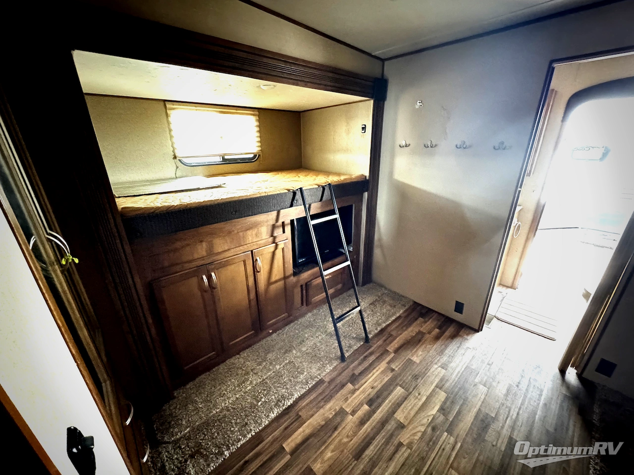 2016 Coachmen Chaparral 372QBH Photo 9