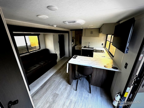 2026 Prime Time Avenger 25MKO RV Photo 3