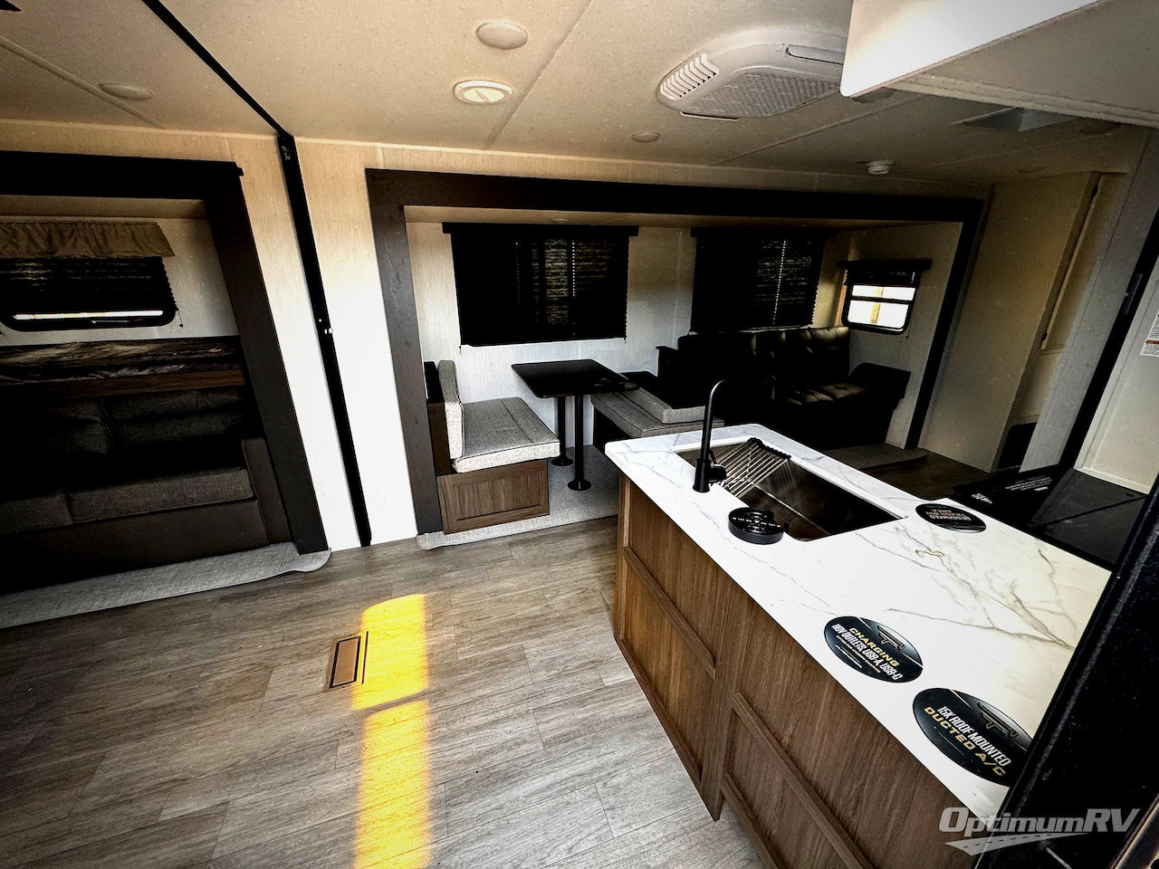 2026 Prime Time Avenger 30PO Photo 4