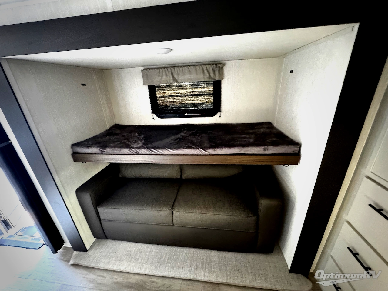 2026 Prime Time Avenger 30PO Photo 8