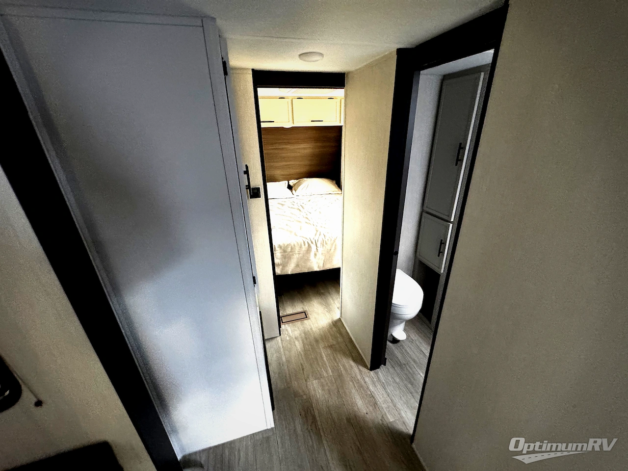 2026 Prime Time Avenger 30PO Photo 15