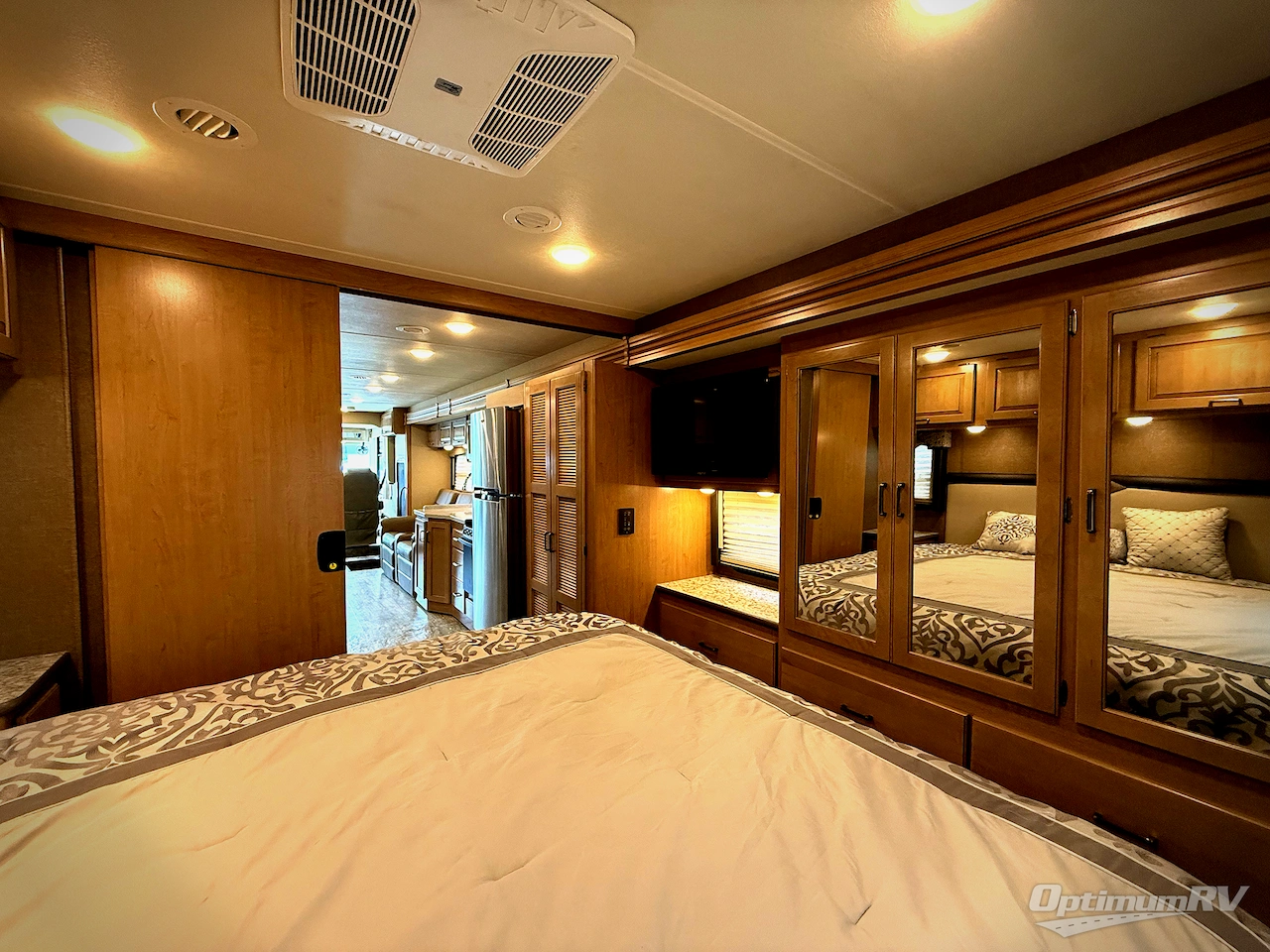 2019 Thor Hurricane 34R Photo 19