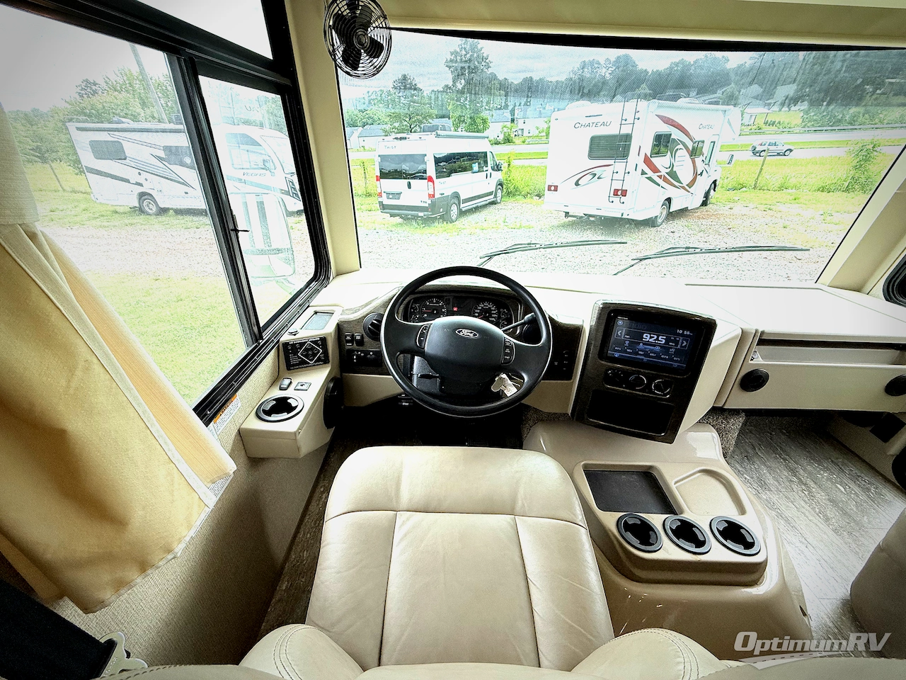 2019 Thor Hurricane 34R Photo 21
