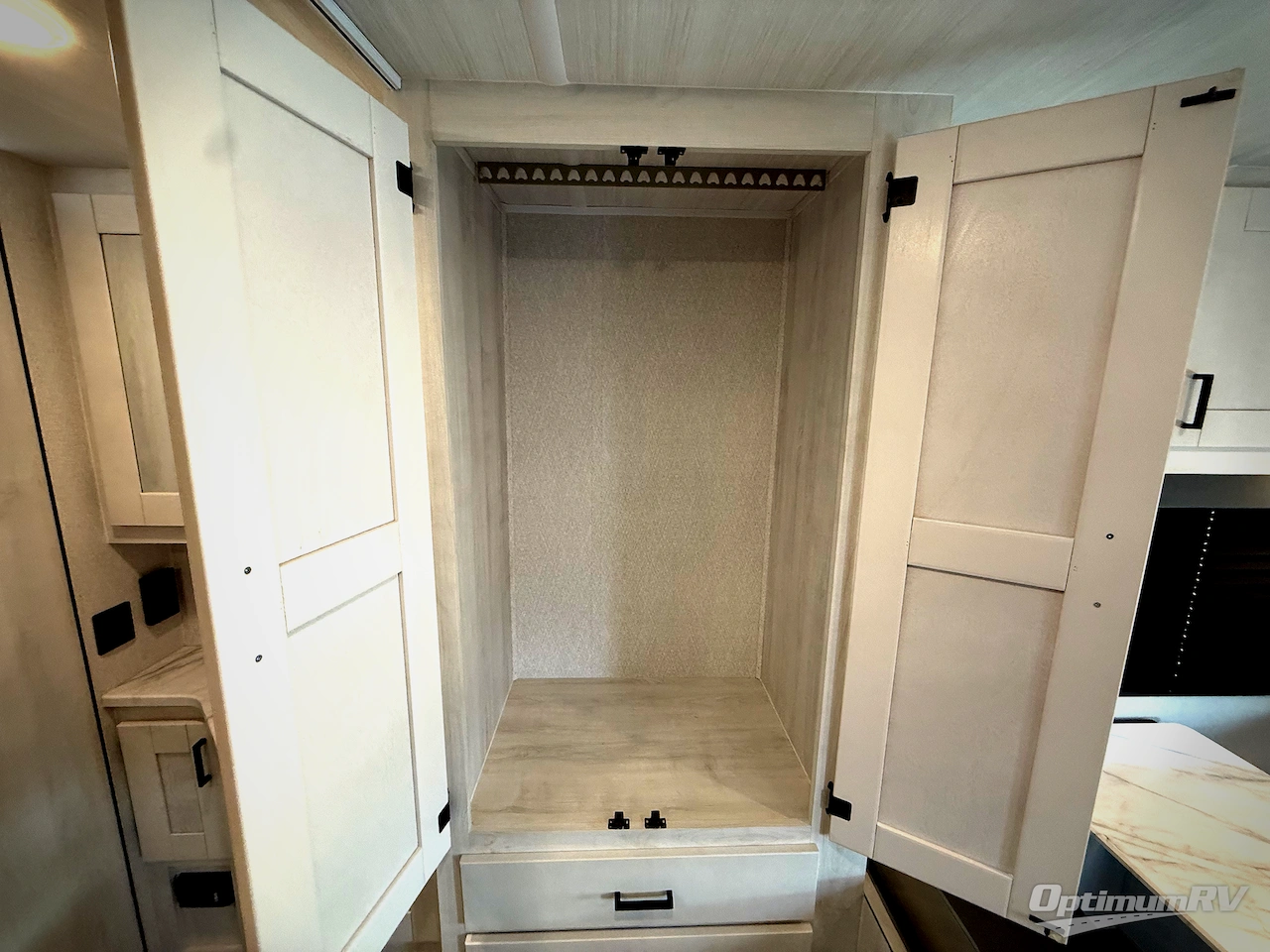 2025 East To West Entrada 2000NSF Photo 16