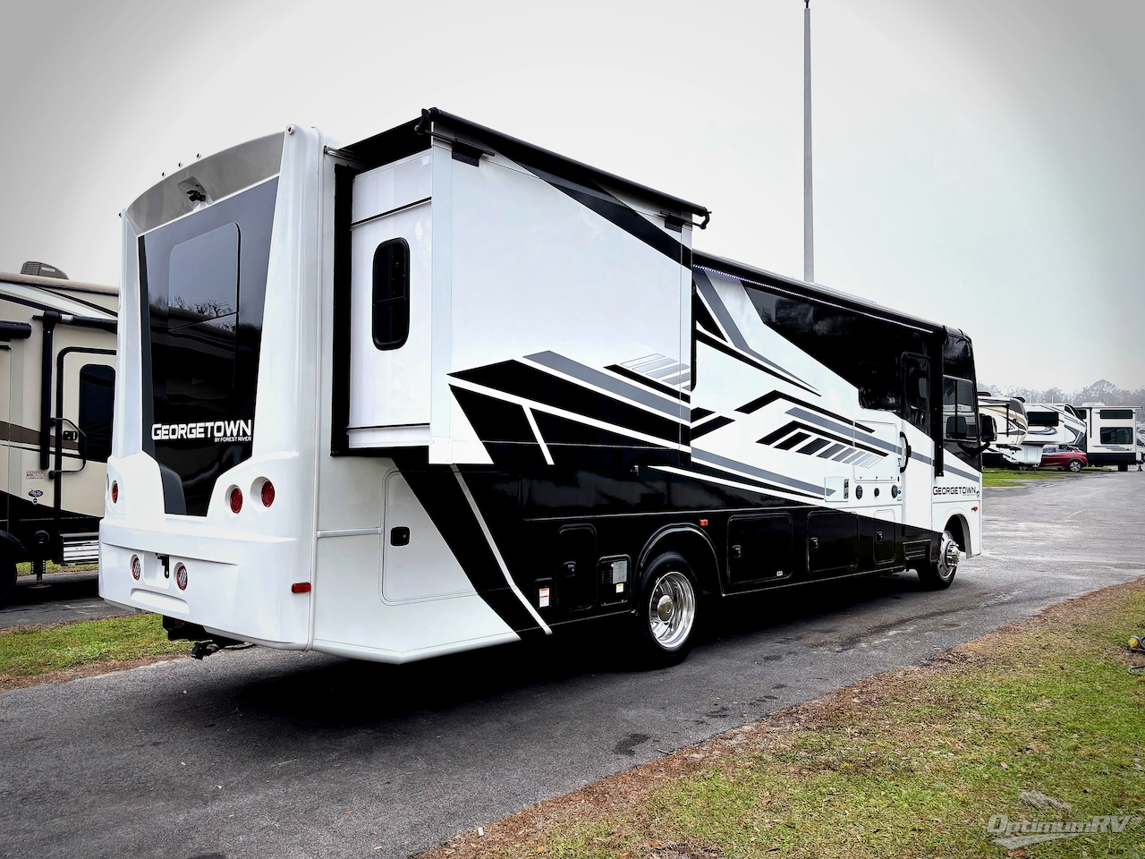 2025 Forest River Georgetown 5 Series 31L5 Photo 2